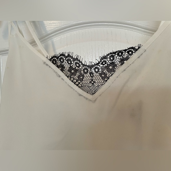 Bisou Bisou chemise tank top size Medium- creamy white & black NWT ๐Host Pick๐ - Picture 4 of 5